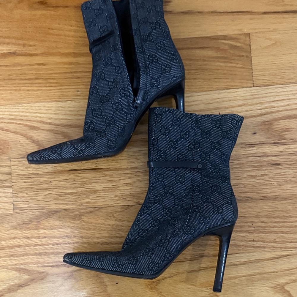 Gucci Black Textured Heeled Boots